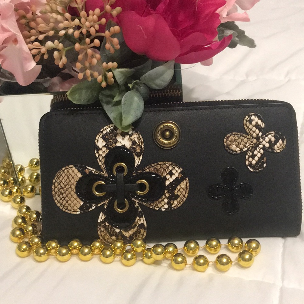 BNWOT Ralph Lauren zip wallet